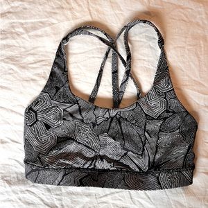 Lululemon Energy Bra Size 6 VGUC, black and white Floral